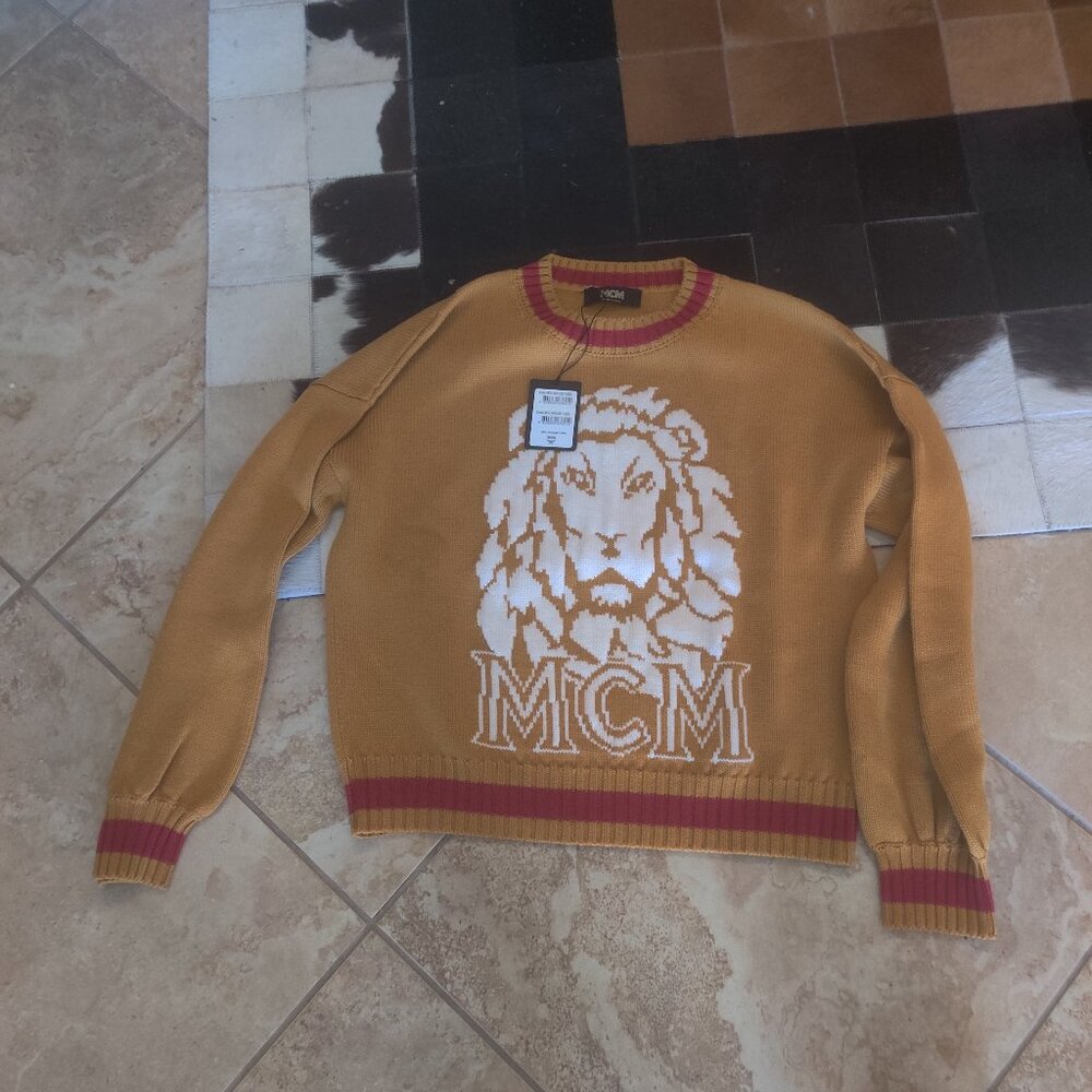 MCM wool sweater size L New oversized $900.00